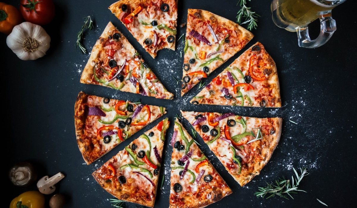 pizza divisée en part
