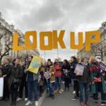 Marche Look Up ! à Paris, le 12 mars Marche Look Up ! à Paris, le 12 mars